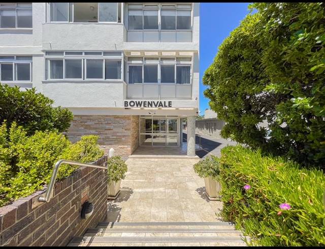 2 BEDROOM APARTMENT FOR SALE IN MOUILLE POINT